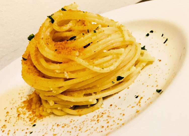 The Food Cocoon. Spaghettoni, bottarga e olio di bergamotto.