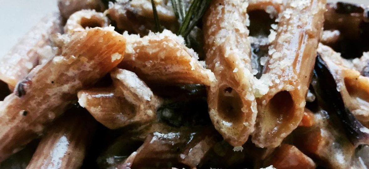 The Food Cocoon - Pennette integrali, vino rosso e radicchio